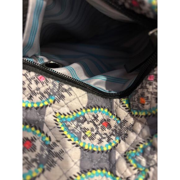 Vera Bradley in The Go Satchel Paisley - Picture 3 of 5